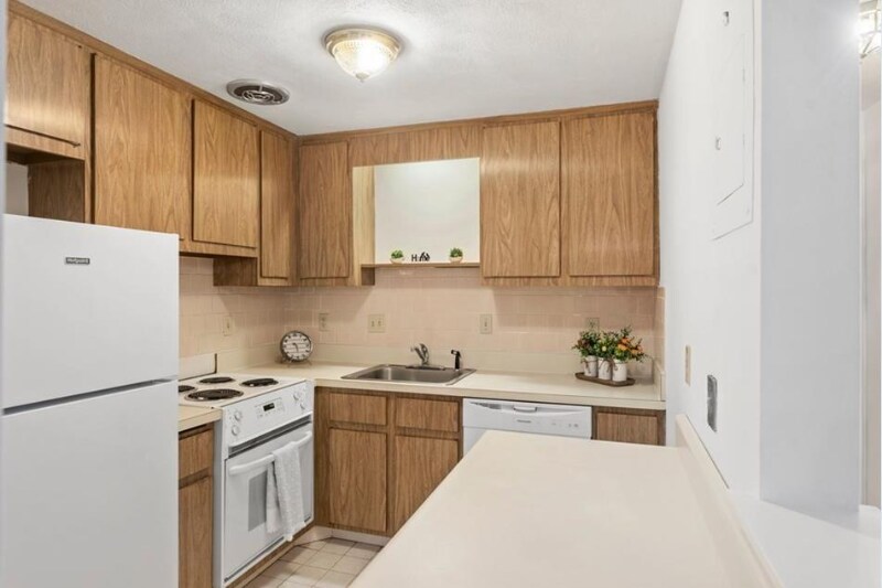 Building Photo - 1325 Worcester Rd