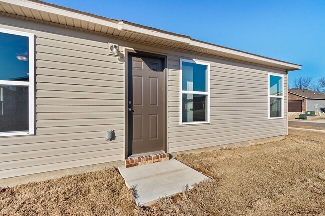 Building Photo - Brand new 3 bedroom, 2 bathroom home in Fayetteville, Arkansas