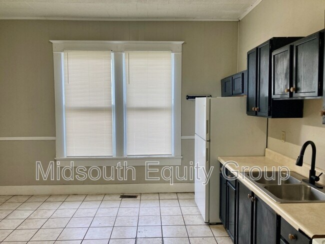 Building Photo - 538 Tucker St