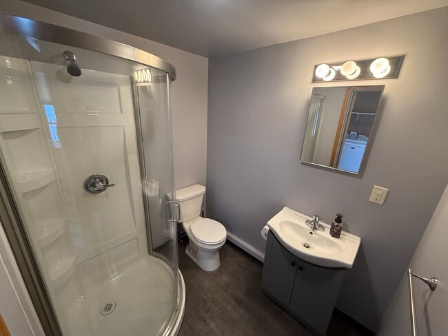 Building Photo - 426 1st St NW