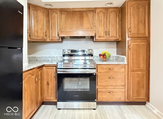 Building Photo - 5430 E 11th St