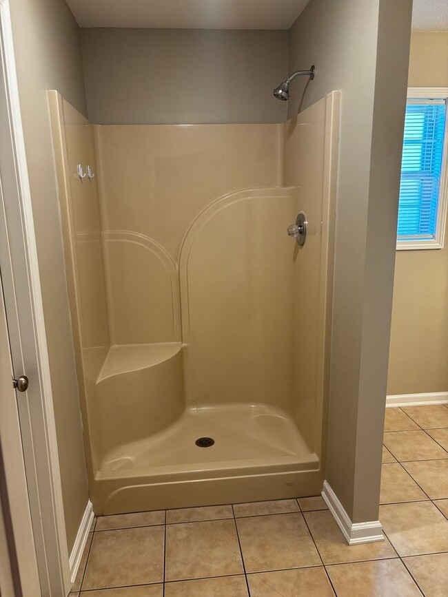 Building Photo - 3 Bedroom/ 2Bath located in Nettleton School District