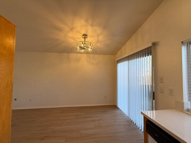 Building Photo - Victorville- Refurbished 2 Bedrooms 2 Bathrooms, New Laminate Floors
