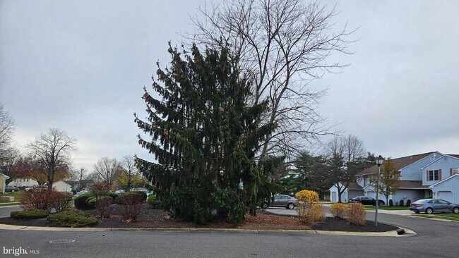 Building Photo - 17 Exeter Ct