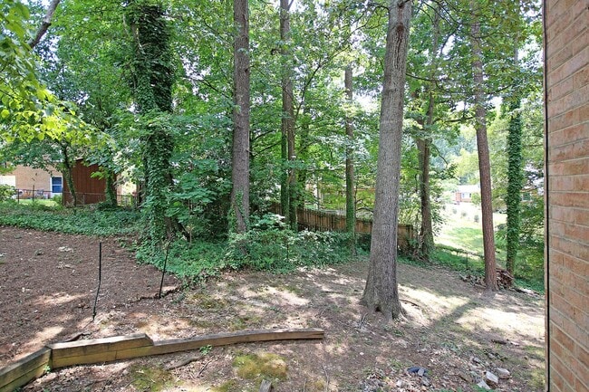 Building Photo - Nicely Updated Duplex Near UVA Medical Center