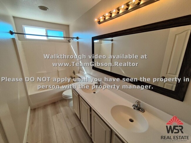 Building Photo - Beautiful 4 bedroom / 3 bathroom home