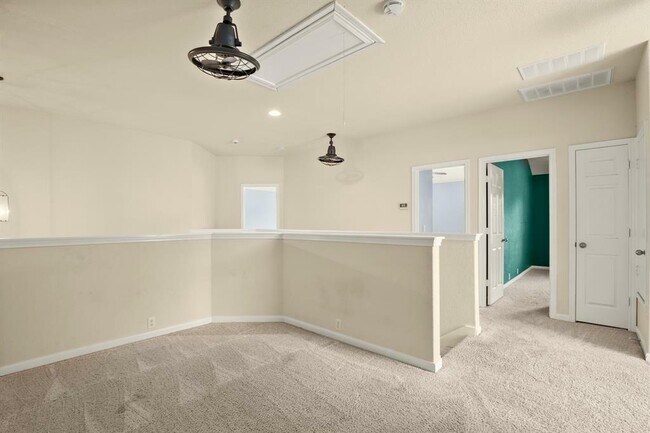 Building Photo - 717 Adler Falls Ln