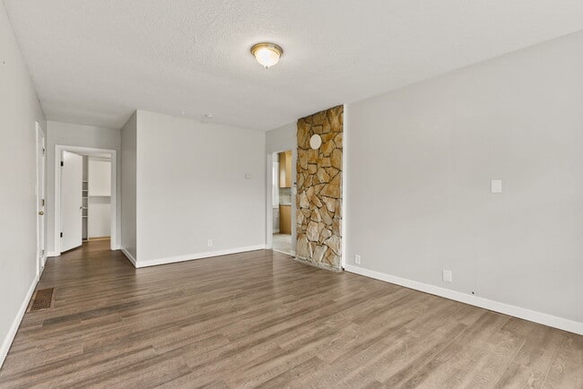 Building Photo - 9621 N Pier Park Pl