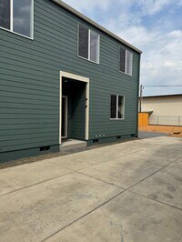 Building Photo - 263 28th Ave SE