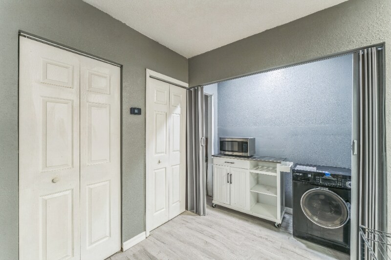 Building Photo - 465 Rio Grande Ln