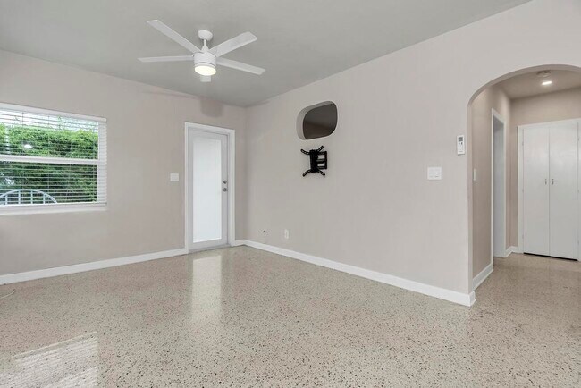 Building Photo - 17 Ocean Breeze