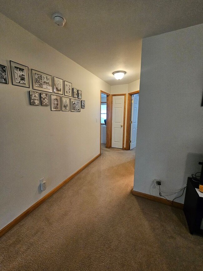 Building Photo - 751 Galen Dr