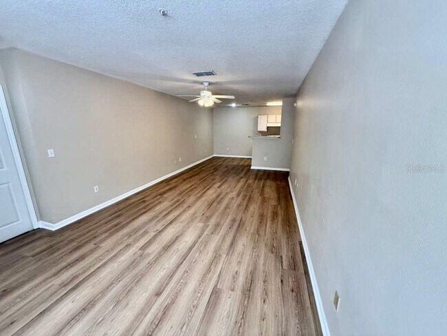 Building Photo - 4332 S Kirkman Rd