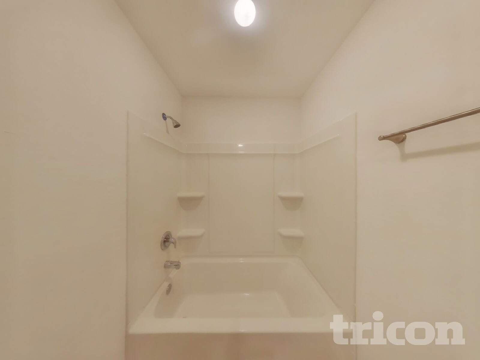 Building Photo - 5715 Vista Point