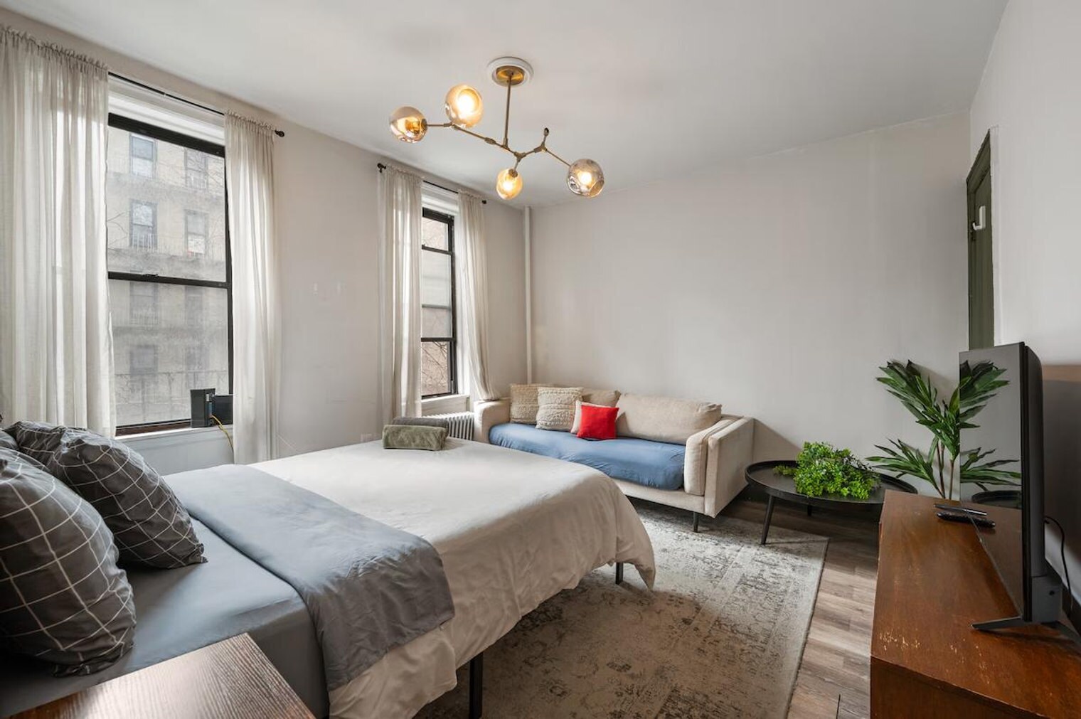 Building Photo - 330 E 61st St