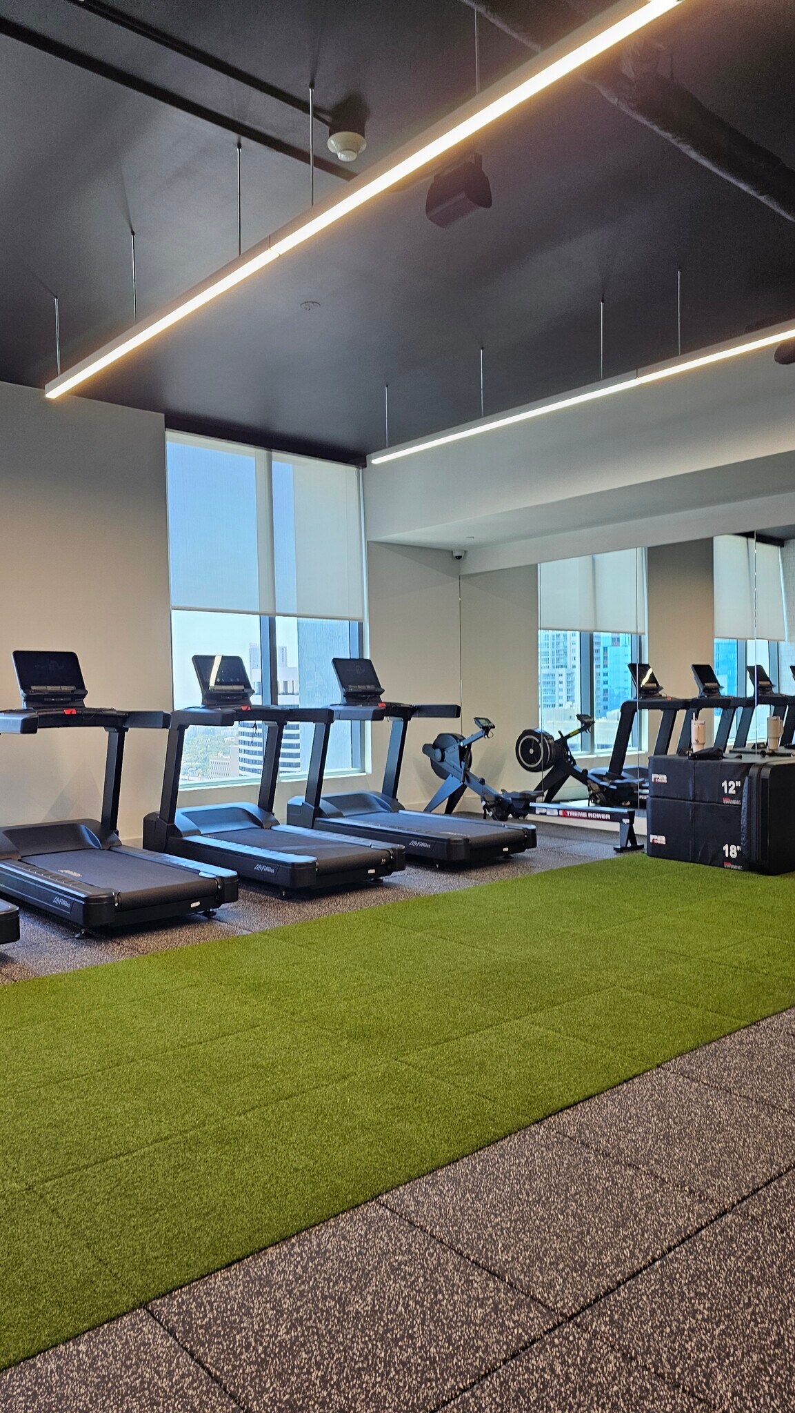 Building Photo - 121 NE 5th St