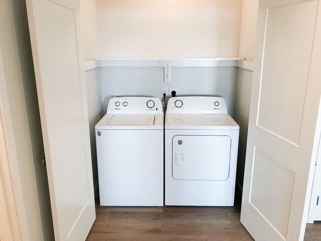 Building Photo - 1333 Holton Dr