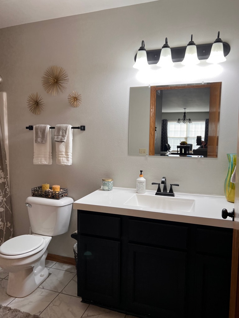 2nd full bath - 824 N Clover Ln