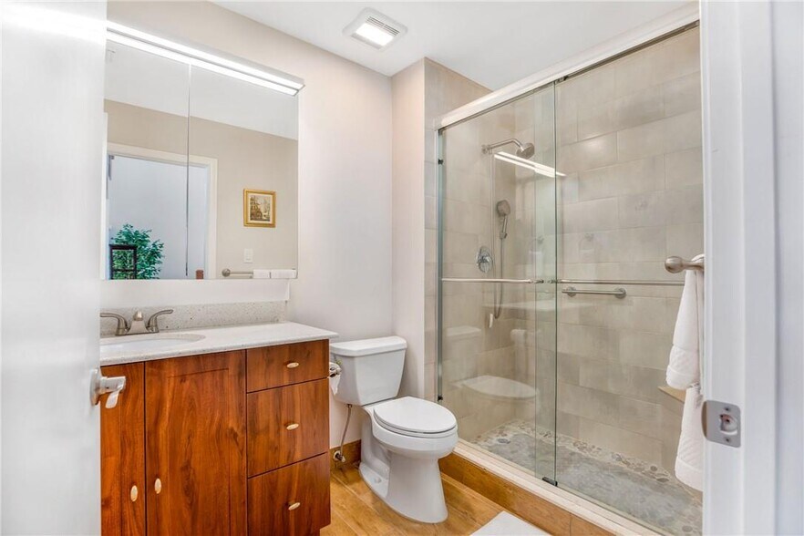 Building Photo - 4106 Carriage Dr