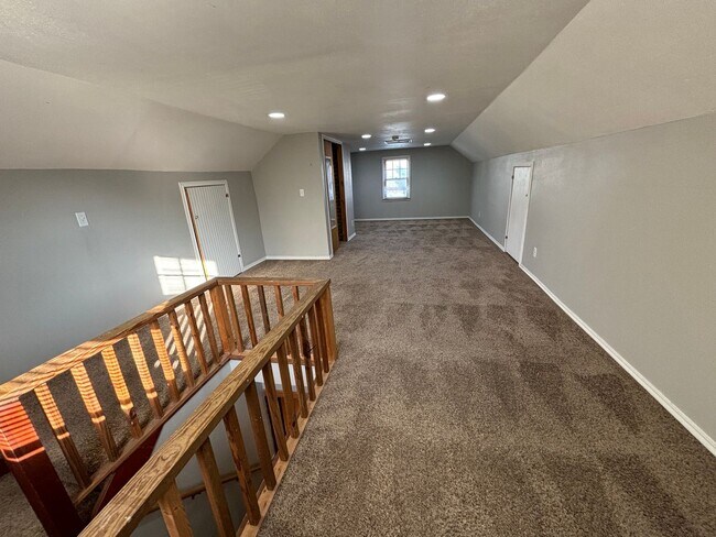 Building Photo - 4 Bedroom House Near MSUM!