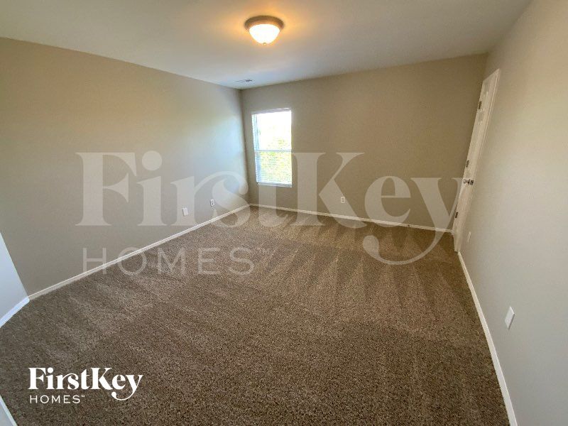 Building Photo - 1640 Rustic Arch Way