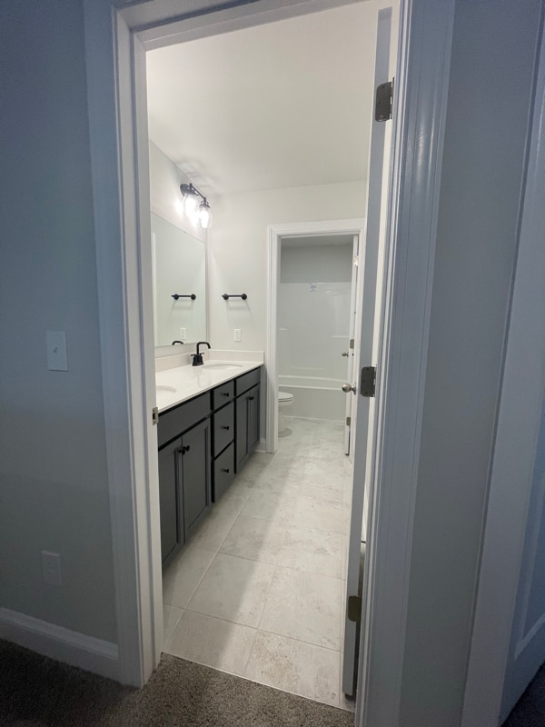 Building Photo - 704 Sutherland Ct