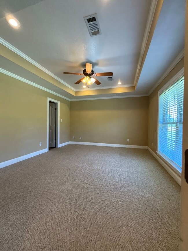 Building Photo - 110 James Dr