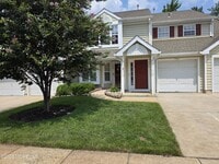 Building Photo - 7904B Normandy Dr