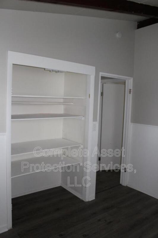 Building Photo - 107 Eastwood Ave