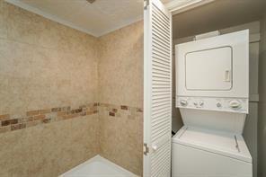 Building Photo - 2021 Spenwick Dr