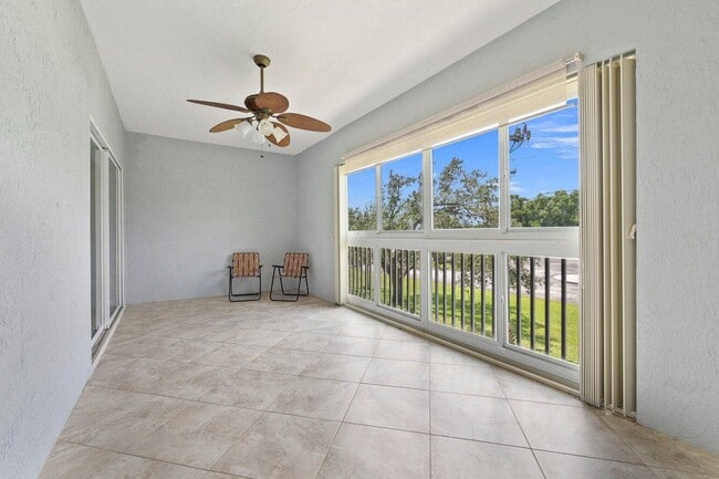 Building Photo - 2087 SE Wild Meadow Cir