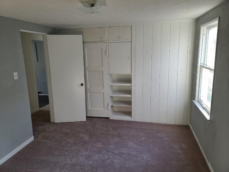 Building Photo - 813 Roosevelt St