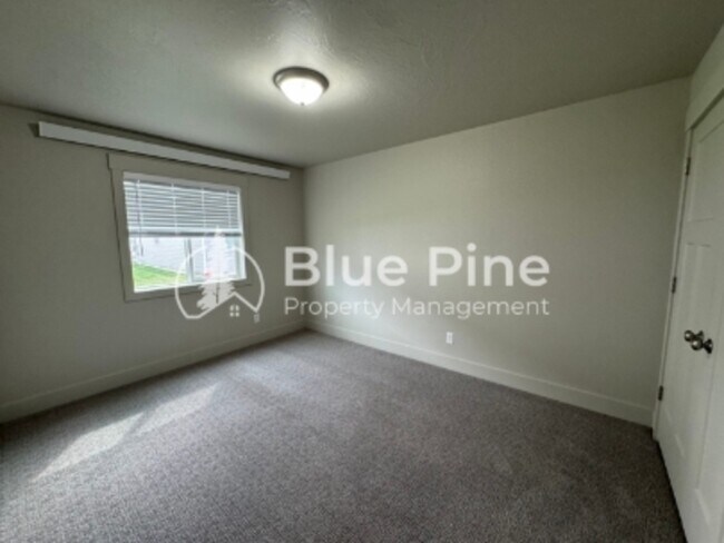 Building Photo - 3570 Colt Cir