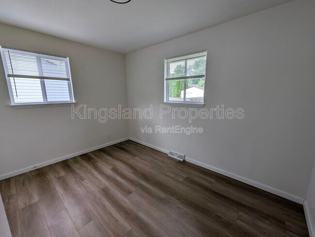 Building Photo - 11891 Bridgevale Ave