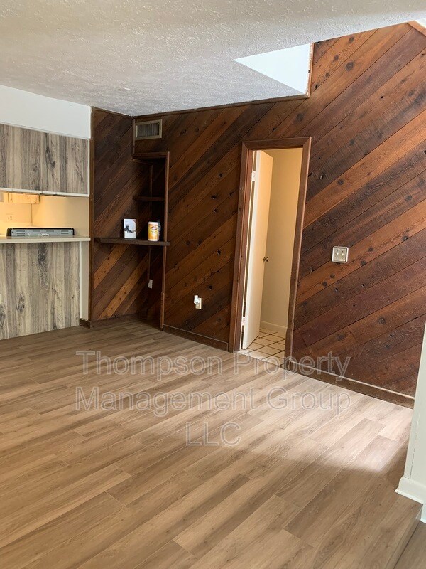 Building Photo - 1736 E Mulberry Dr
