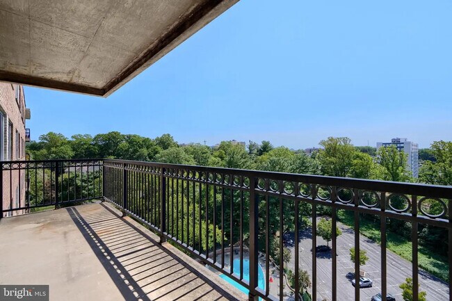 Building Photo - 1900 Lyttonsville Rd