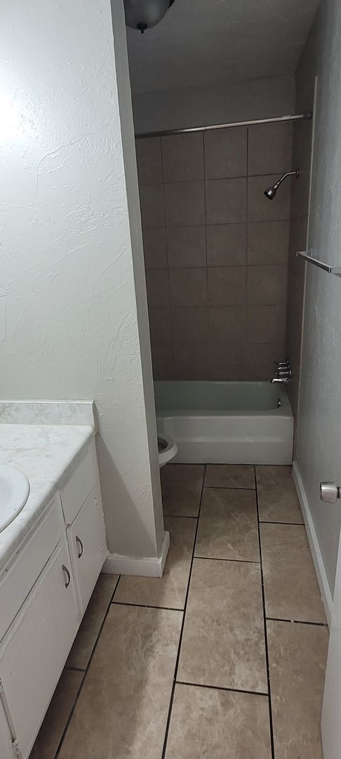 Building Photo - 2 Bedroom, 1.5 Bathroom 1st Floor Condo wi...