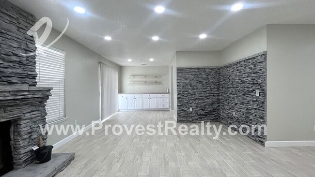Building Photo - 13800 Driftwood Dr