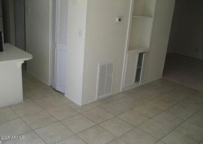 Building Photo - 5710 N 43rd Ln