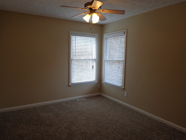 Building Photo - 780 Holcombe Woods Ct