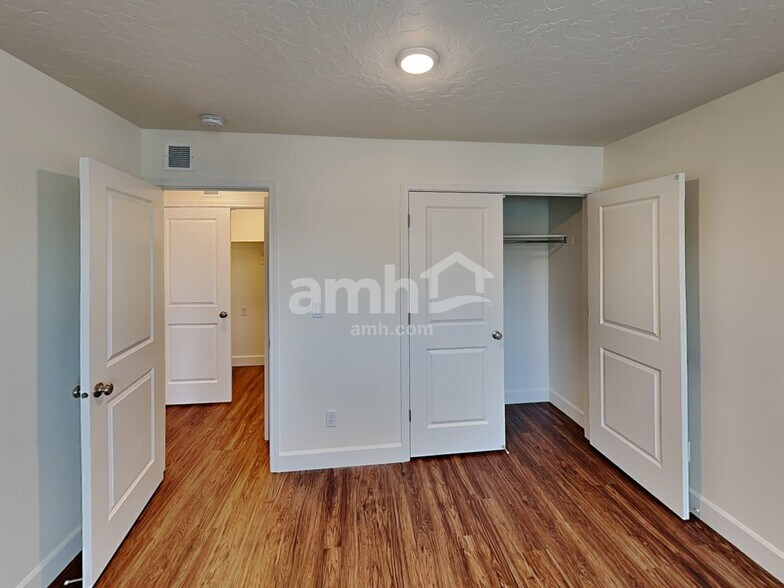 Building Photo - 6578 Old Forest Dr