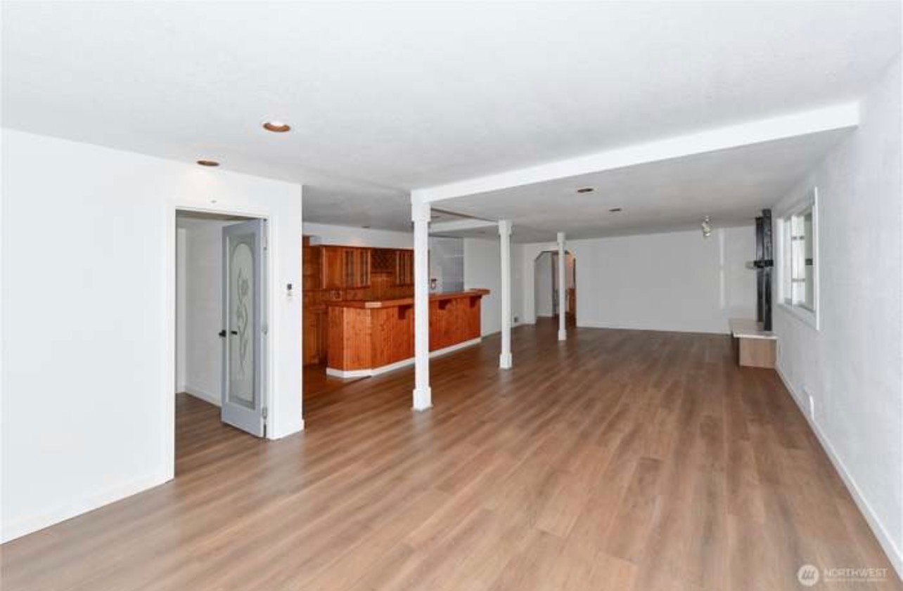 Building Photo - 3829 90th Ave E