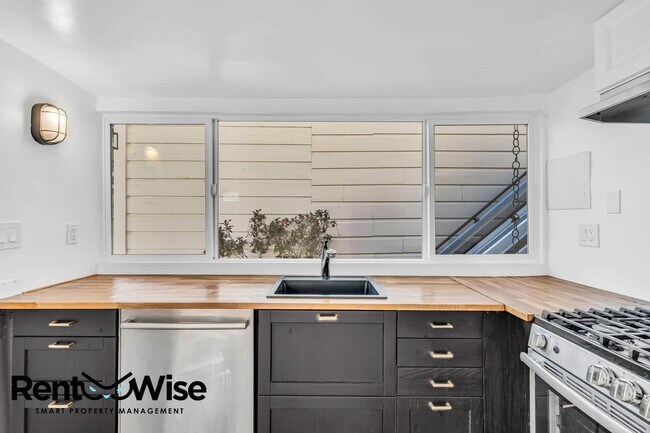 Building Photo - 4525-4529 Irving St. SF