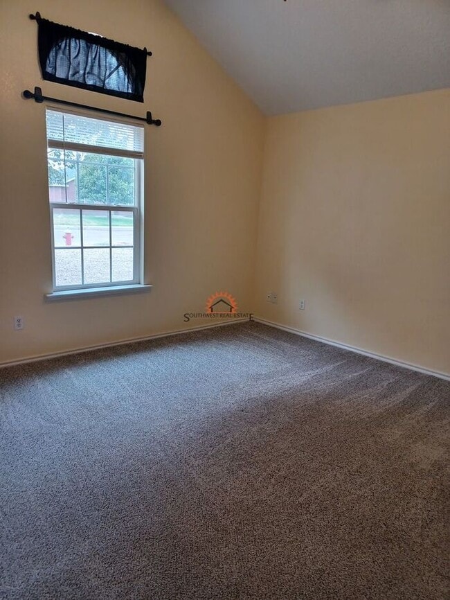 Building Photo - Cozy 2 bedrooms 2 bathroom duplex.