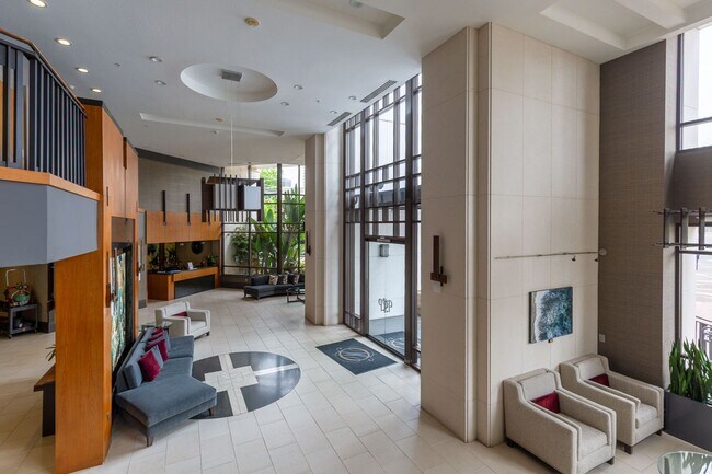 Building Photo - Bay View Condo at Park Place in Downtown San Diego