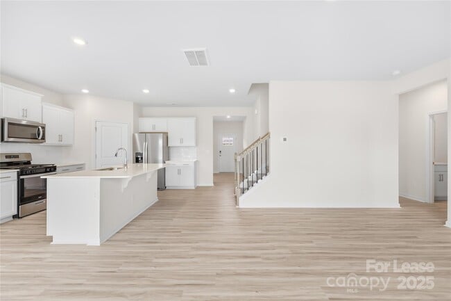 Building Photo - 537 Zermatt Ct
