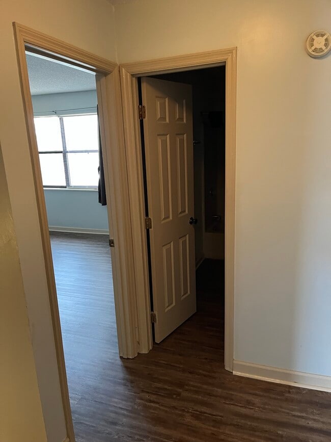 Building Photo - 111