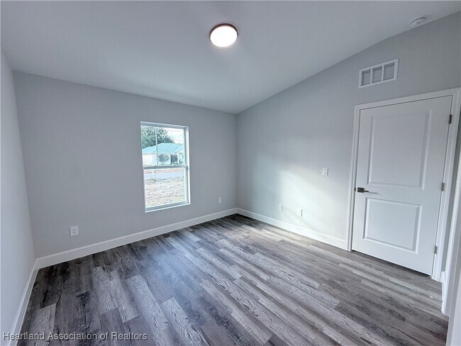 Building Photo - 3830 El Rado Ave