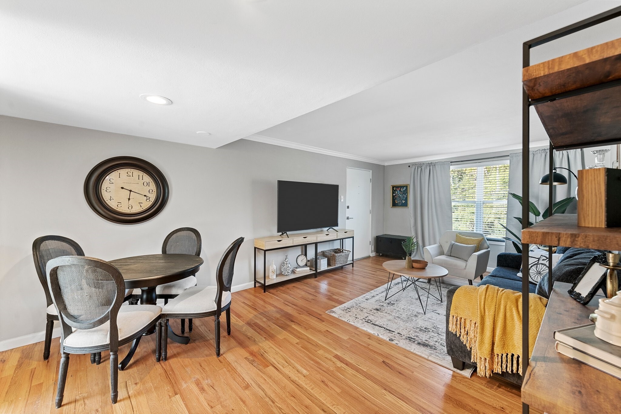 Building Photo - 10128 Manchester Rd