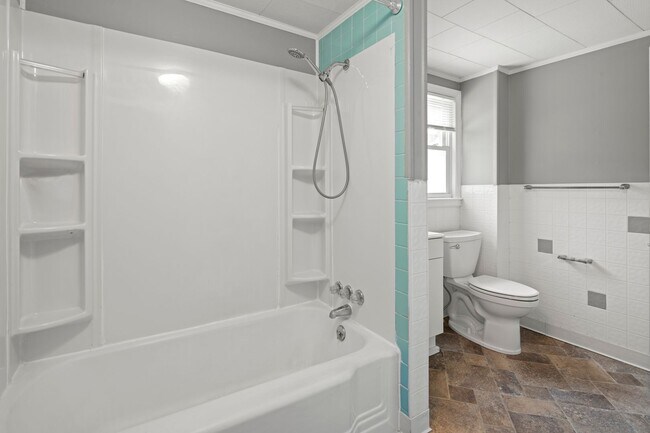 Building Photo - West Asheville Apartment - One Bedroom Plus Office